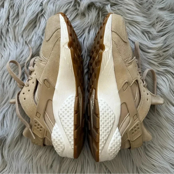 NIKE Air Huarache Run Sneakers in Mushroom Size 8 - Picture 4 of 11